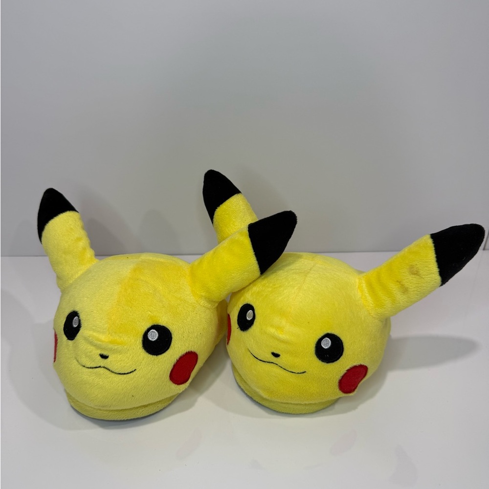 Pokemon Pikachu Yellow Plush Pair of Slippers Size Small
